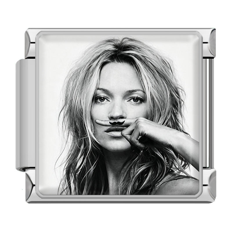 Frau mit Moustache
